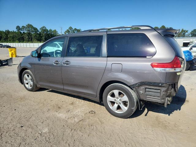 Photo 2 from auction – 2013 TOYOTA SIENNA LE with VIN 5TDKK3DC1DS398458
