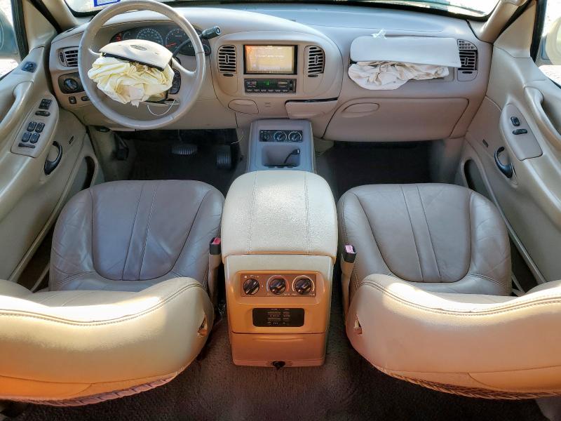 Photo 8 from auction – 2001 FORD EXPEDITION EDDIE BAUER with VIN 1FMRU17L01LA85578
