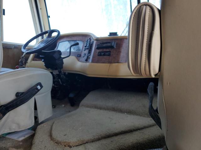 Photo 5 from auction – 2003 CHAL MOTORHOME with VIN 5B4MP67G133370045