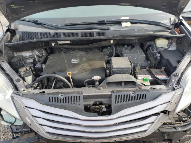 Photo 12 from auction – 2017 TOYOTA SIENNA XLE with VIN 5TDYZ3DCXHS778099