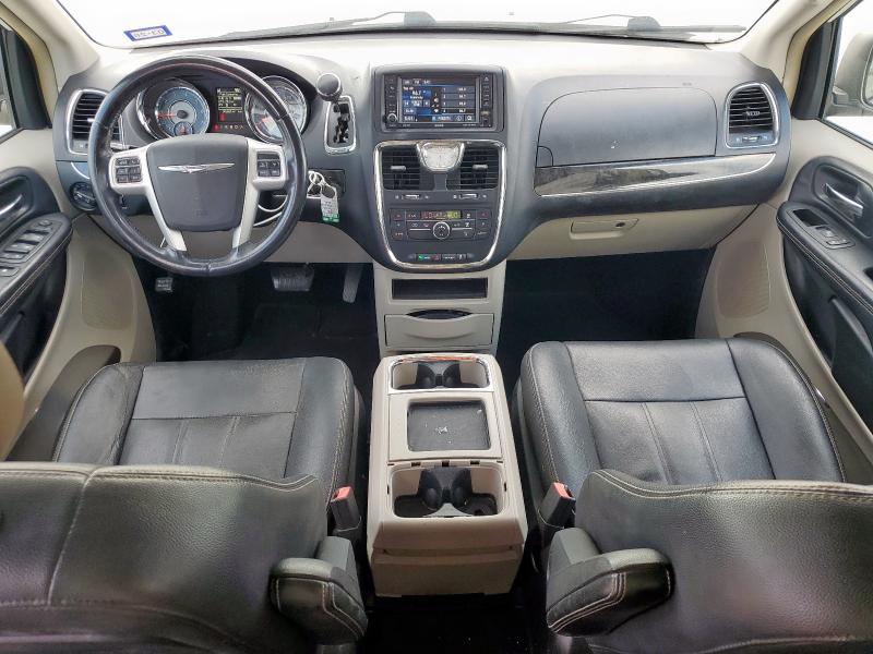 Photo 8 from auction – 2016 CHRYSLER TOWN & COU with VIN 2C4RC1BG9GR187298