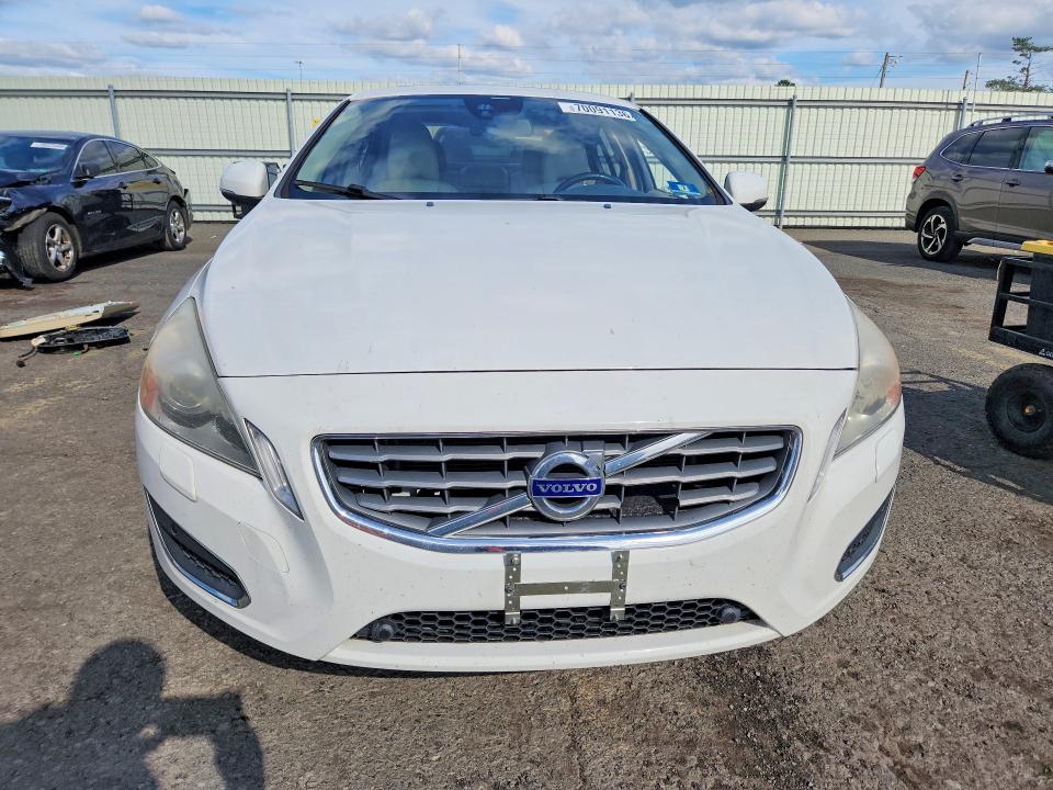 Photo 5 from auction – 2013 VOLVO S60 with VIN YV1612FS1D2185658