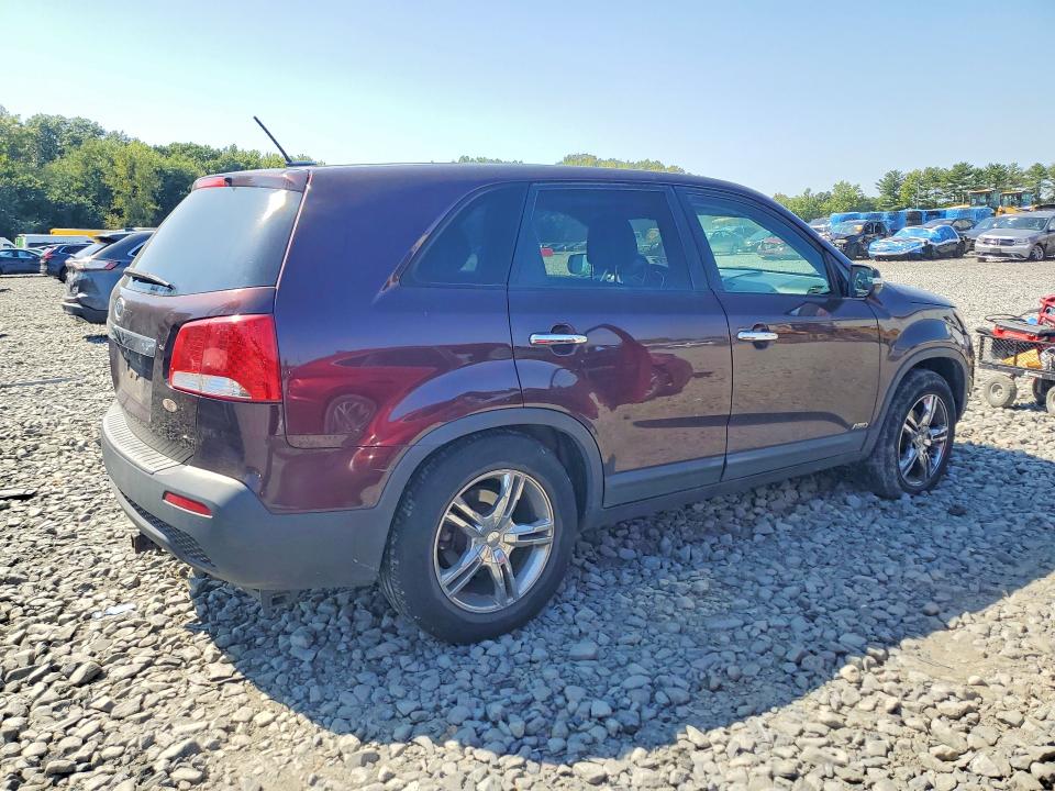 Photo 3 from auction – 2012 KIA SORENTO with VIN 5XYKTCA62CG295279