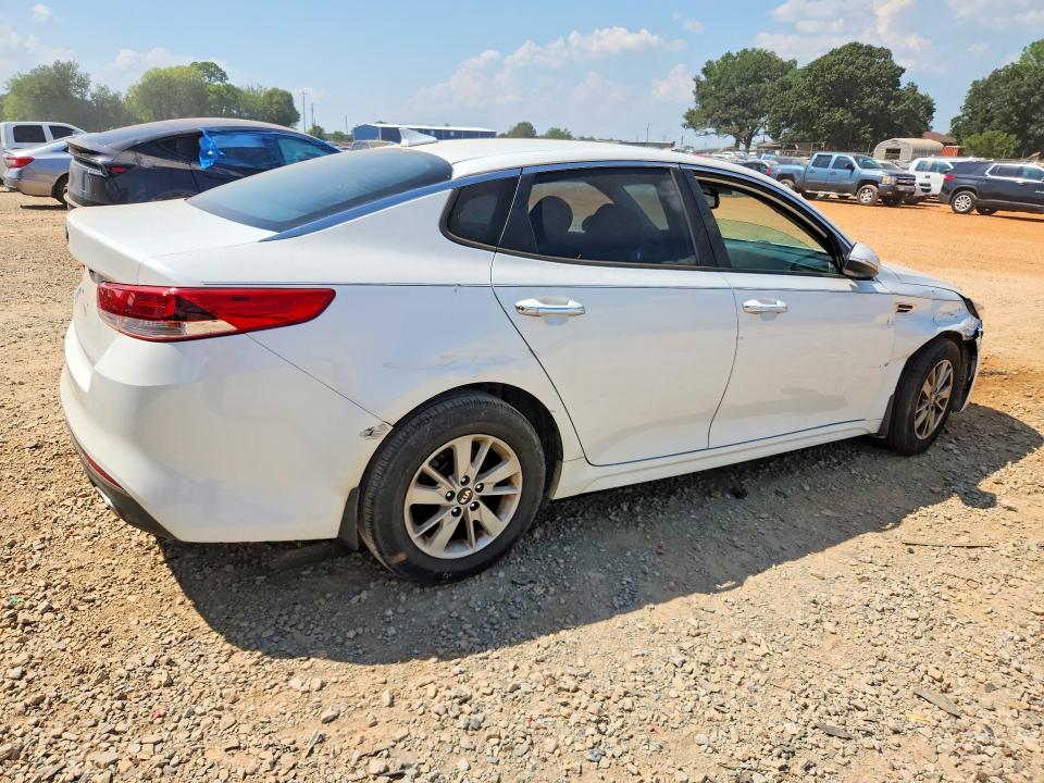 Photo 3 from auction – 2016 KIA OPTIMA with VIN 5XXGT4L30GG052627