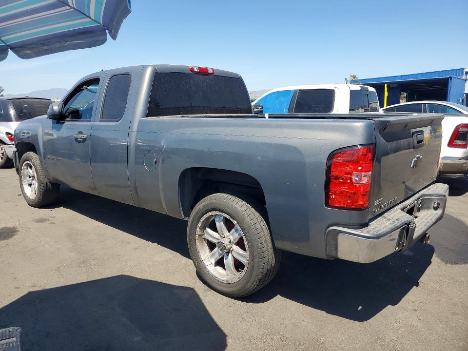 Photo 2 from auction – 2011 CHEVROLET SILVERADO with VIN 1GCRCREA8BZ452815