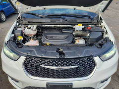 Photo 12 from auction – 2023 CHRYSLER PACIFICA with VIN 2C4RC1N79PR595506
