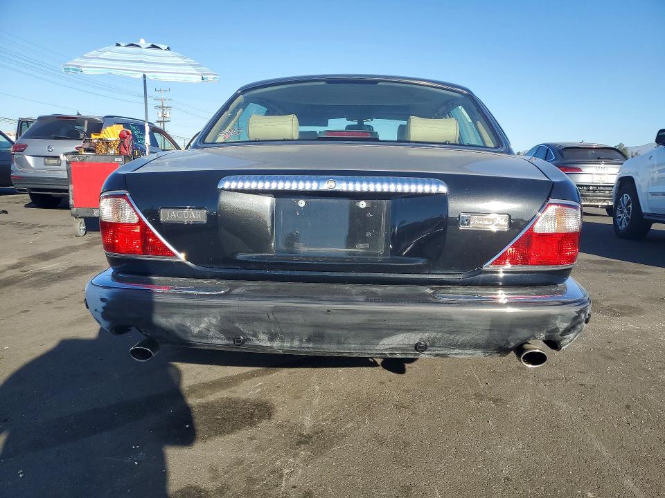 Photo 6 from auction – 2001 JAGUAR XJR with VIN SAJDA24C41LF31902