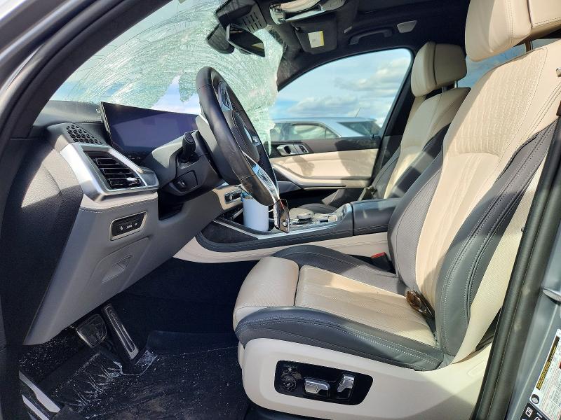 Foto 7 de la subasta – 2025 BMW X7 con VIN 5UX33EM08S9Y52072