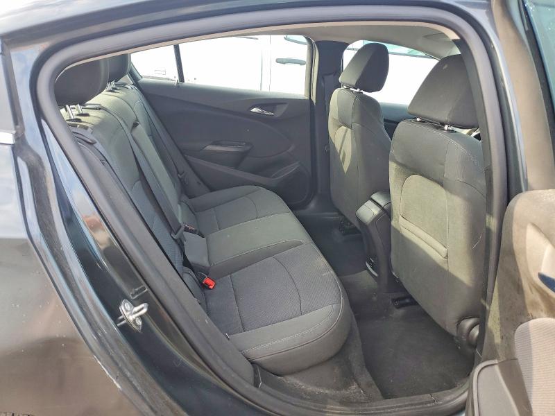 Photo 10 from auction – 2018 CHEVROLET CRUZE with VIN 1G1BE5SM5J7100586