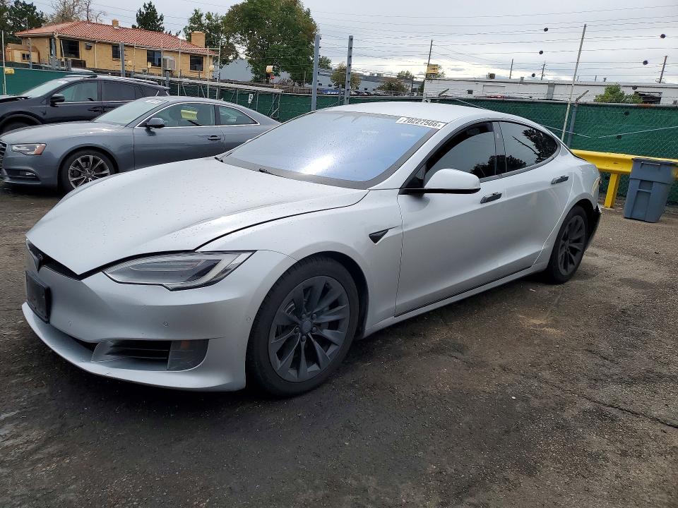 TESLA MODEL S 2017 مع رقم تعريف المركبة 5YJSA1E26HF197291 - صورة من المزاد