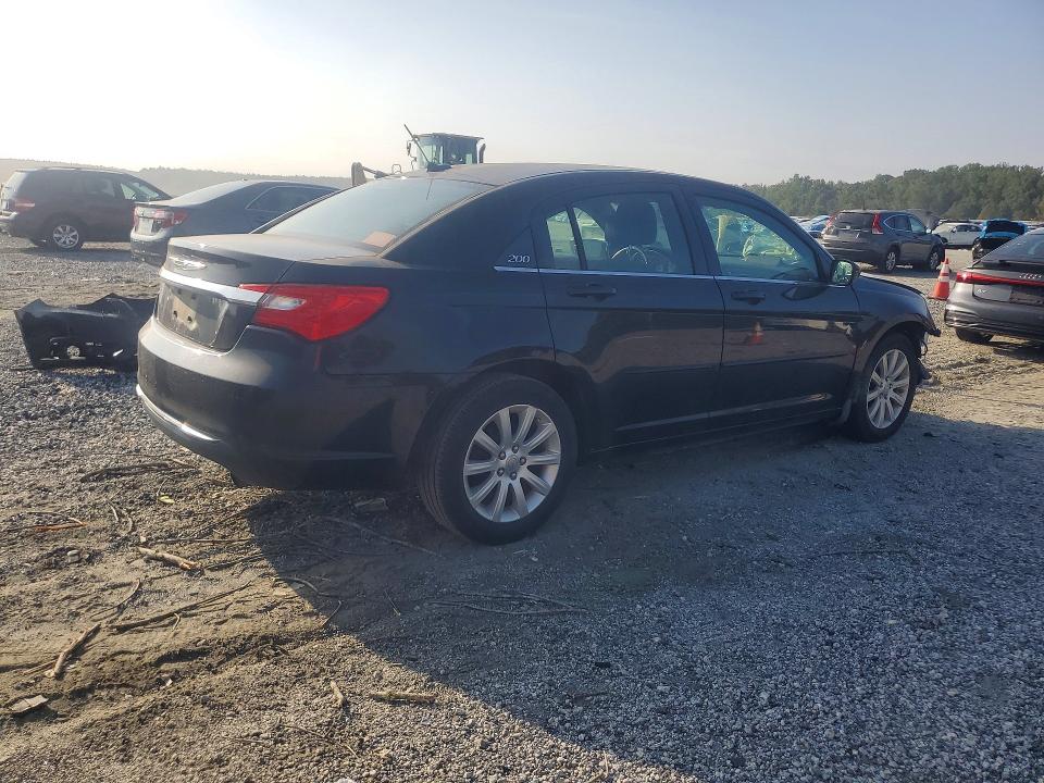 Фото 3 с аукциона – 2013 CHRYSLER 200 с VIN 1C3CCBBB5DN678898