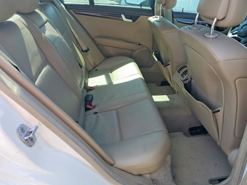 Photo 10 from auction – 2014 MERCEDES-BENZ C with VIN WDDGF4HB9EG198060