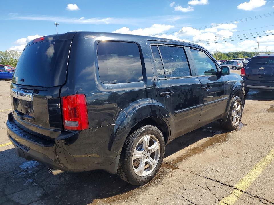 Photo 3 from auction – 2014 HONDA PILOT with VIN 5FNYF3H48EB017969