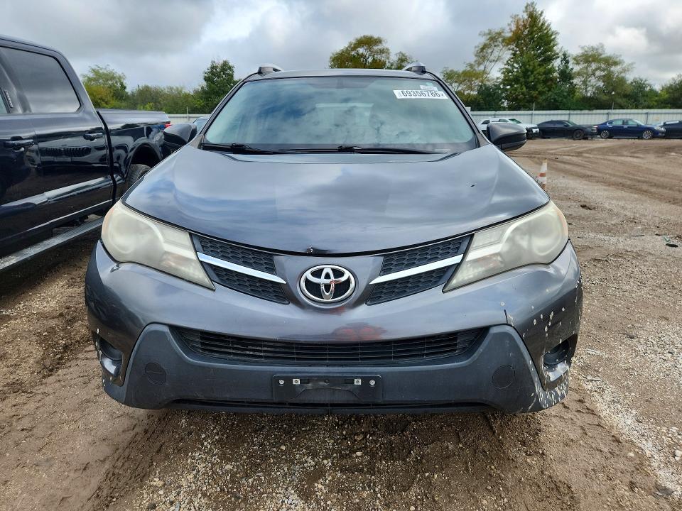 Photo 5 from auction – 2015 TOYOTA RAV4 with VIN JTMZFREVXFD058097