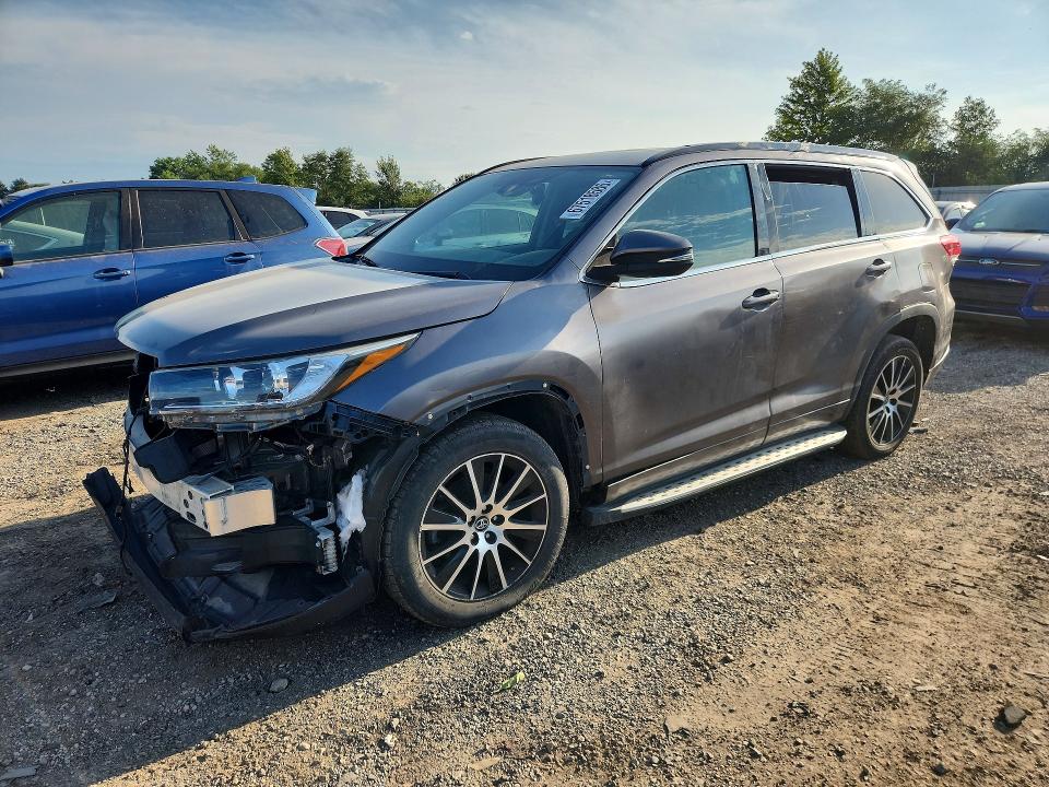 TOYOTA HIGHLANDER 2017 с VIN 5TDKZRFH4HS520095 - Фото с аукциона