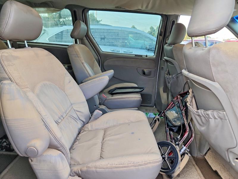 Снимка 11 от търг – 2002 CHRYSLER TOWN & COUNTRY с VIN 2C8GP64L42R711581