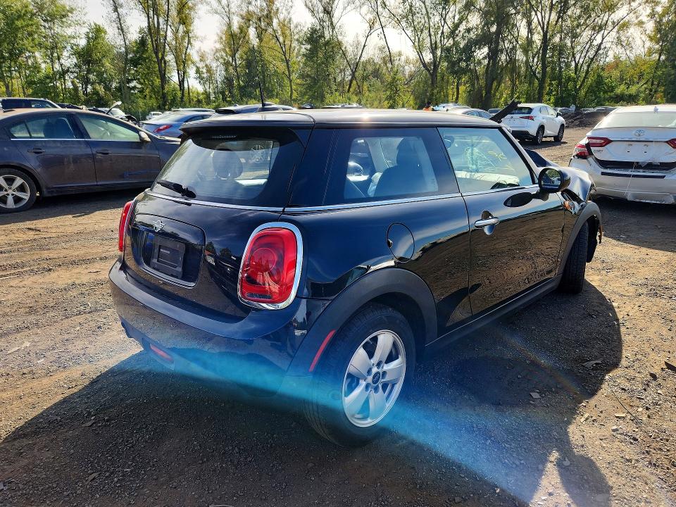 Photo 3 from auction – 2019 MINI COOPER with VIN WMWXP5C57K2D72683