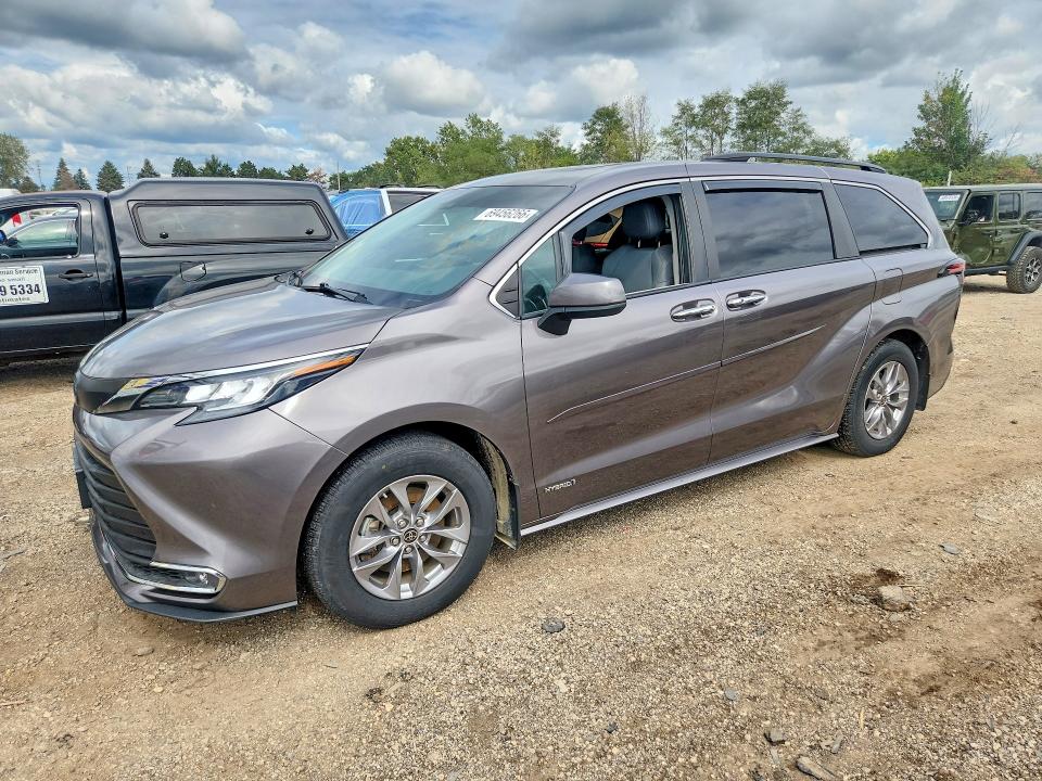TOYOTA SIENNA 2021 z numerem VIN 5TDYSKFC9MS040283 - Zdjęcie z aukcji