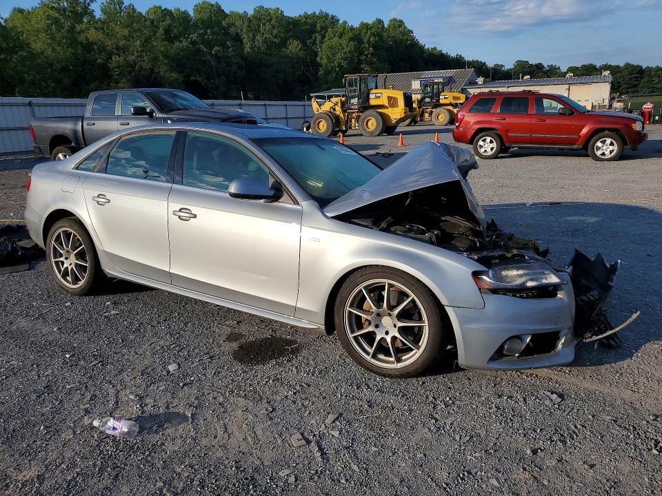 Снимка 4 от търг – 2011 AUDI A4 с VIN WAUMFAFL2BN007655
