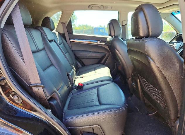 Photo 11 from auction – 2015 KIA SORENTO with VIN 5XYKUDA72FG608055