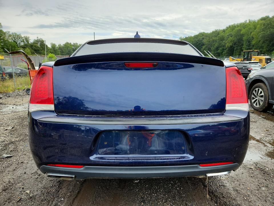 Photo 6 from auction – 2015 CHRYSLER 300 with VIN 2C3CCAAG6FH803247