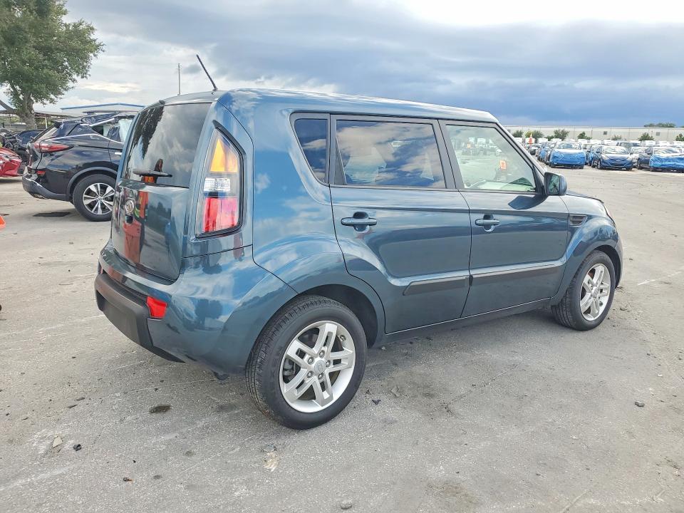 Photo 3 from auction – 2011 KIA SOUL with VIN KNDJT2A21B7327086