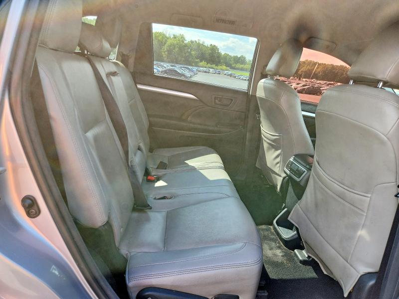 Photo 11 from auction – 2014 TOYOTA HIGHLANDER with VIN 5TDZKRFH9ES023218