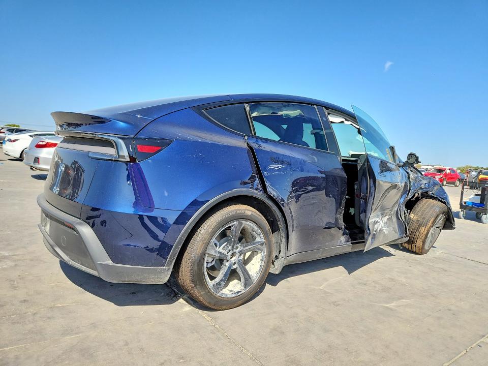 Фото 3 с аукциона – 2026 TESLA MODEL Y с VIN 7SAYGDED0TA740445