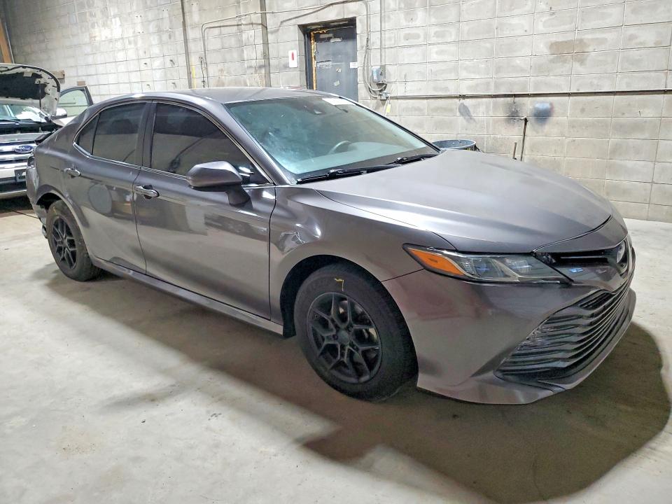 Снимка 4 от търг – 2019 TOYOTA CAMRY с VIN 4T1B31HK9KU517395
