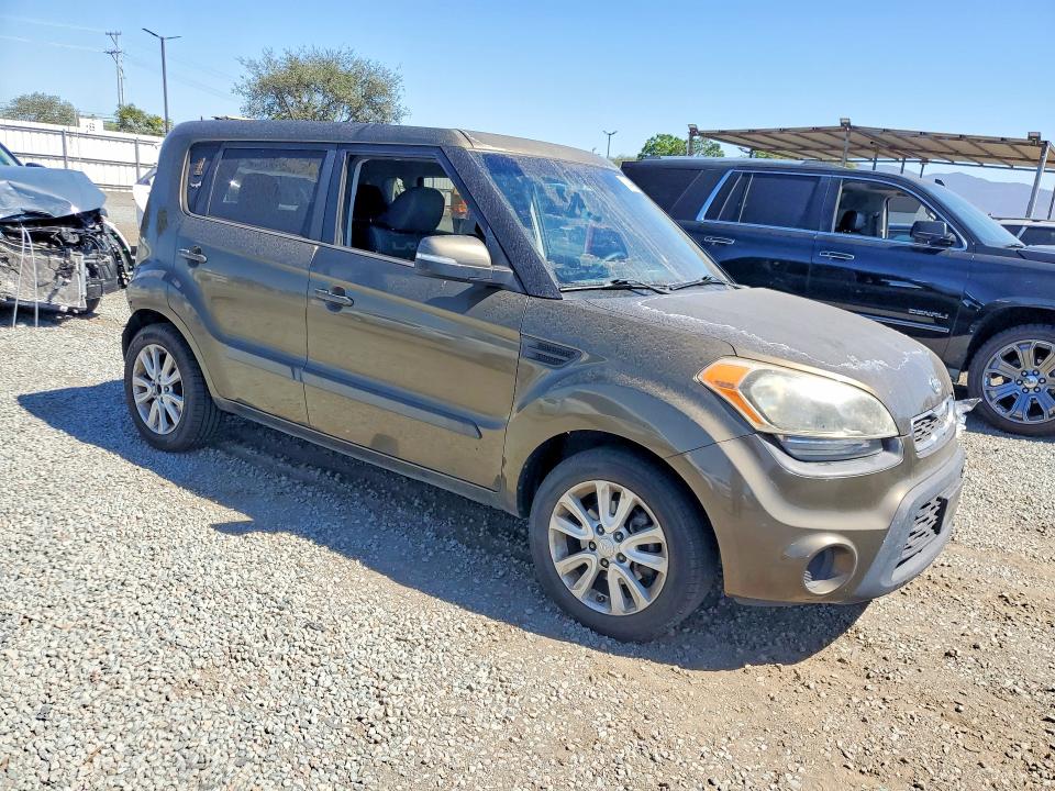 Photo 4 from auction – 2012 KIA SOUL with VIN KNDJT2A61C7369147
