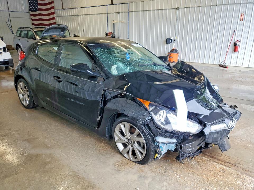 Photo 4 from auction – 2016 HYUNDAI VELOSTER with VIN KMHTC6AD8GU272867