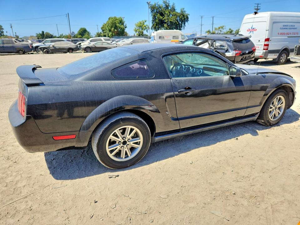 Photo 3 from auction – 2005 FORD MUSTANG with VIN 1ZVFT80N555215134