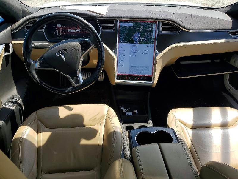 Foto 8 de la subasta – 2015 TESLA MODEL S con VIN 5YJSA1H22FFP74956