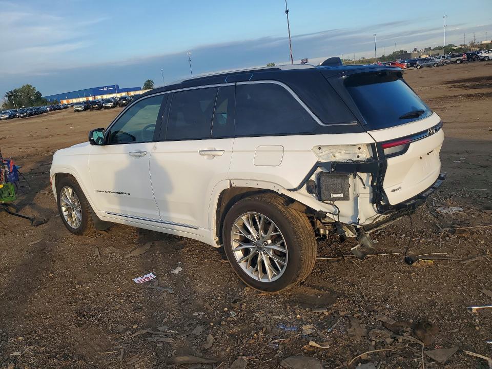 Снимка 2 от търг – 2023 JEEP GRAND CHEROKEE с VIN 1C4RJHEG9P8100943