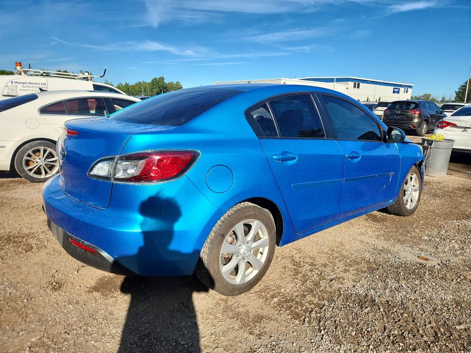 صورة رقم 3 من المزاد - 2011 MAZDA 3 مع VIN JM1BL1UF9B1394955