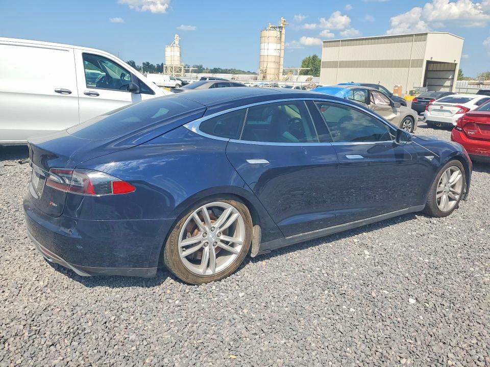 Photo 3 from auction – 2013 TESLA MODEL S with VIN 5YJSA1CN2DFP04534