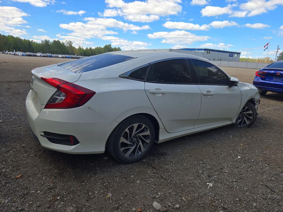 Снимка 3 от търг – 2018 HONDA CIVIC с VIN 2HGFC2F80JH007121