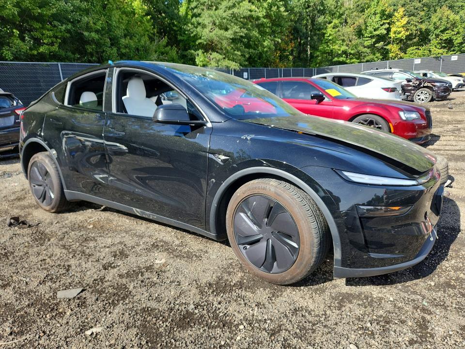 Снимка 4 от търг – 2026 TESLA MODEL Y с VIN 7SAYGDED3TF658602