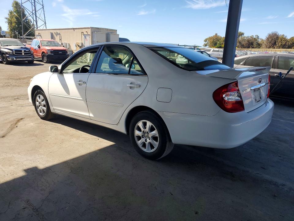 Photo 2 from auction – 2003 TOYOTA CAMRY with VIN JTDBF32K230131975