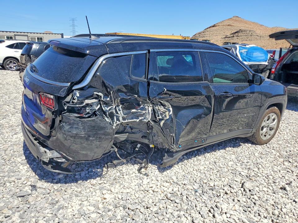 Снимка 3 от търг – 2025 JEEP COMPASS с VIN 3C4NJDBN4ST570642