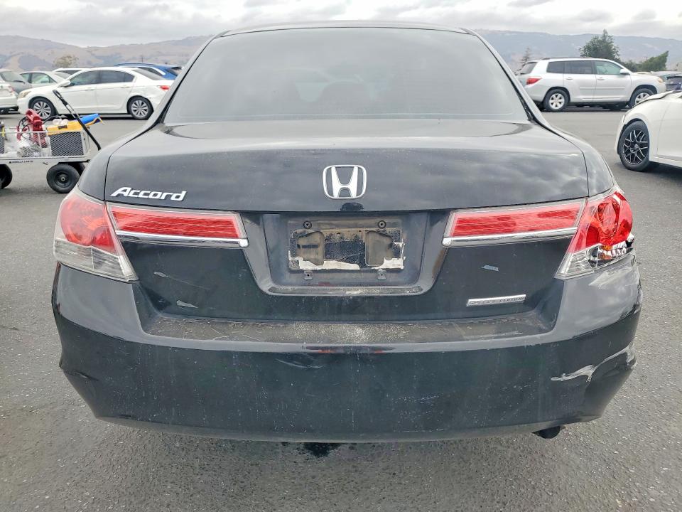 Photo 6 from auction – 2012 HONDA ACCORD with VIN 1HGCP2F61CA037848