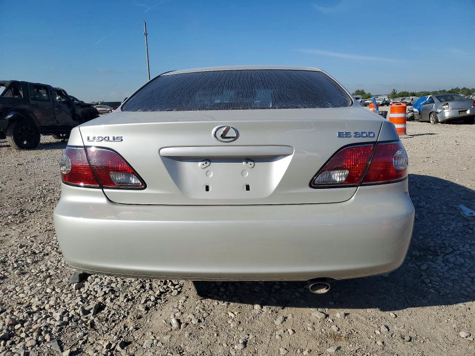 Zdjęcie 6 z aukcji – 2002 LEXUS ES z VIN JTHBF30G820046196