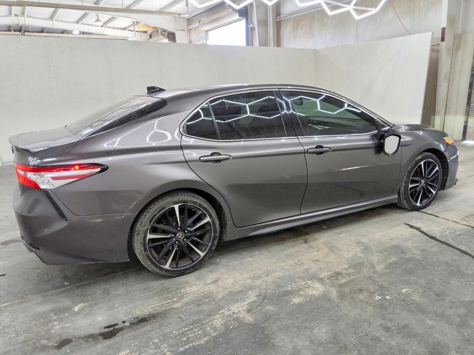 Снимка 3 от търг – 2020 TOYOTA CAMRY с VIN 4T1K61AK9LU362835