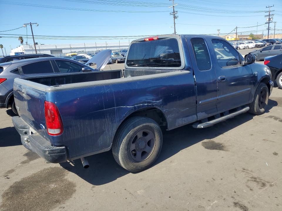 Photo 3 from auction – 2002 FORD F150 with VIN 1FTRX17W32NB98520