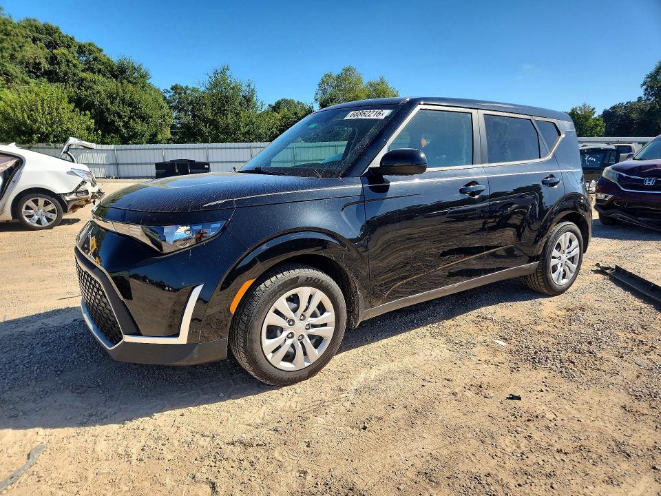 KIA SOUL 2023 с VIN KNDJ23AU2P7869377 - Снимка от търг