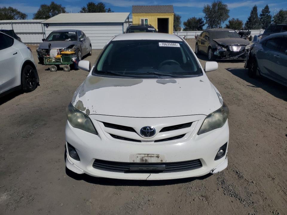 Снимка 5 от търг – 2013 TOYOTA COROLLA с VIN 5YFBU4EEXDP215082