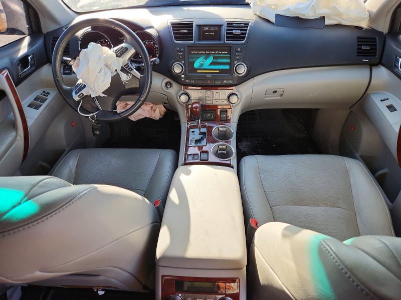 Photo 8 from auction – 2011 TOYOTA HIGHLANDER with VIN 5TDDK3EH8BS089148