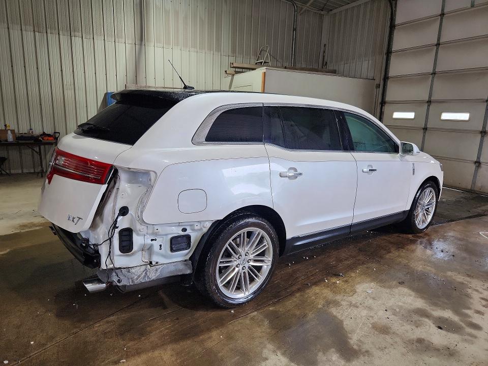 Zdjęcie 3 z aukcji – 2018 LINCOLN MKT z VIN 2LMHJ5AT3JBL00038