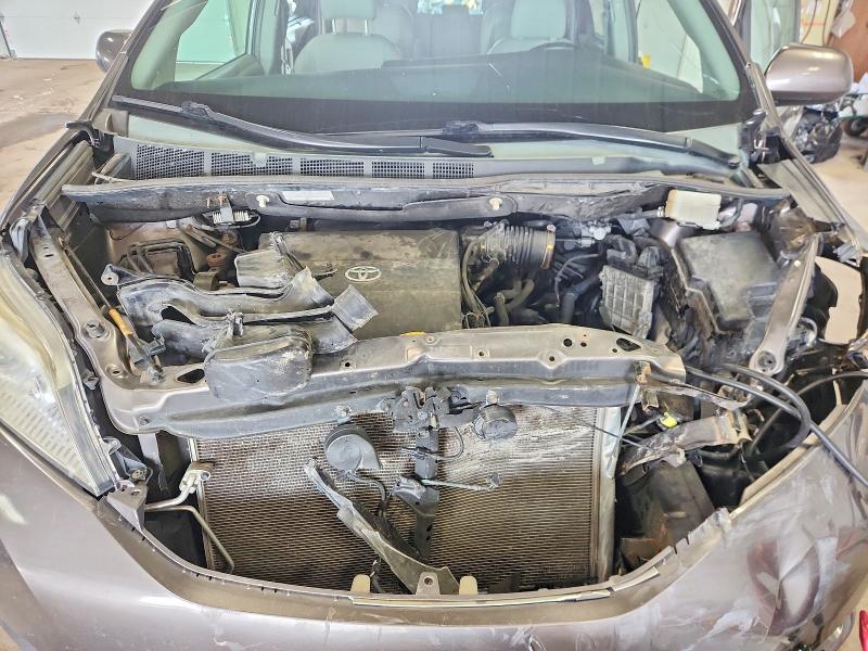 Photo 12 from auction – 2015 TOYOTA SIENNA with VIN 5TDDK3DC5FS104782