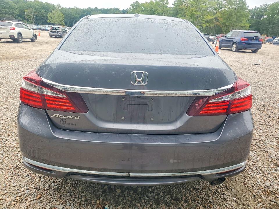 Снимка 6 от търг – 2017 HONDA ACCORD с VIN 1HGCR2F7XHA095242